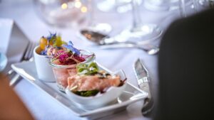 Mad serveres til bryllup selskab